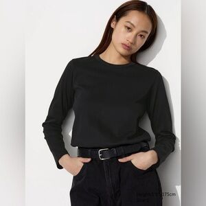 Uniqlo Women's Black Long Sleeve Tee